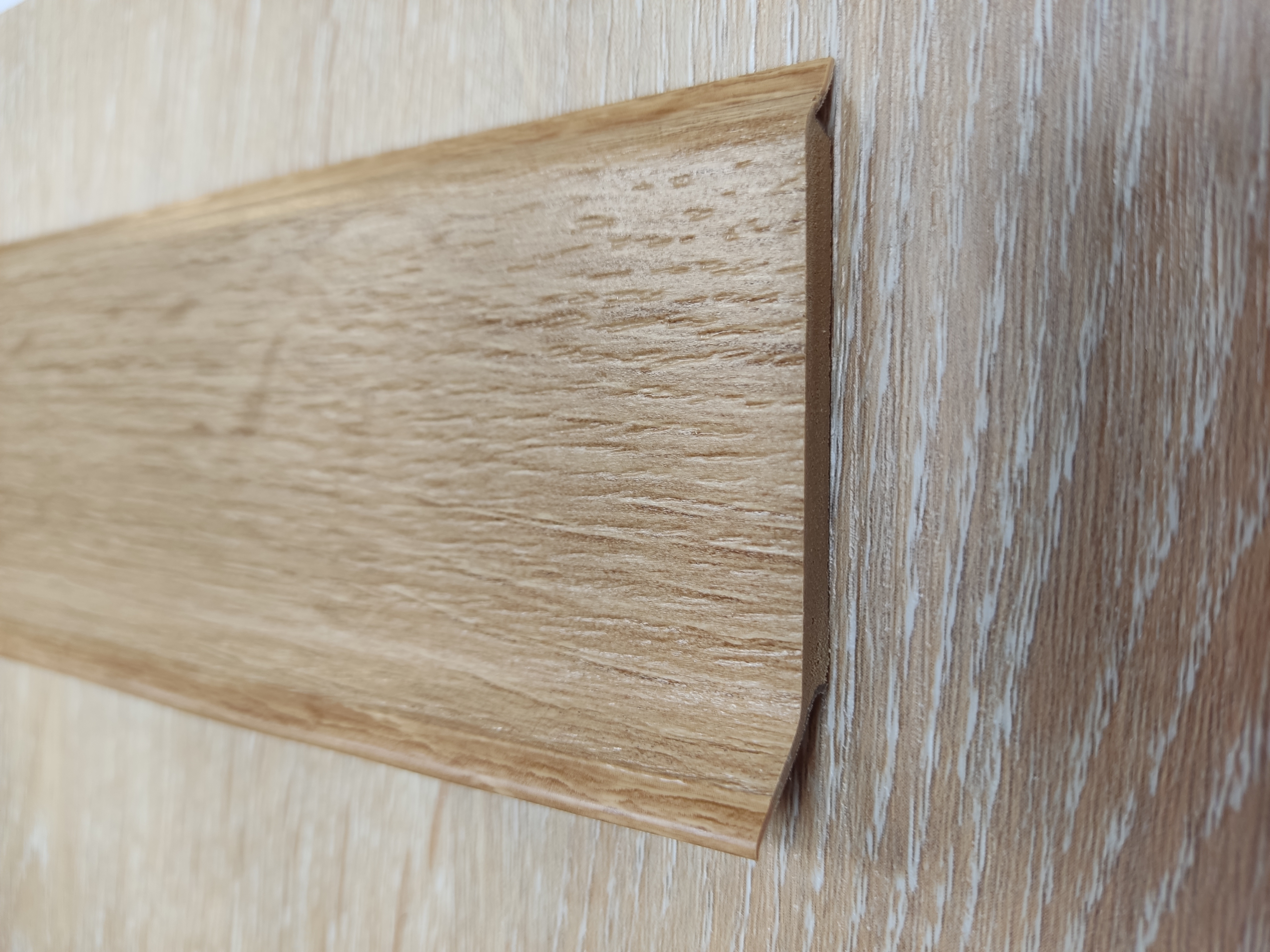 Obvodová lišta Experto LVT SL 60 8735